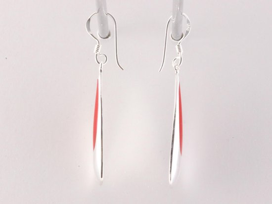 Lange druppelvormige zilveren oorbellen met rode koraal steen afbeelding 2