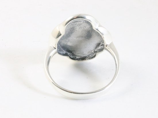 Bewerkte zilveren ring met welo opaal afbeelding 3