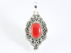 Bewerkte zilveren hanger met rode koraal steen afbeelding 4
