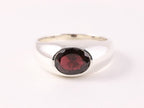 Hoogglans zilveren ring met granaat afbeelding 4
