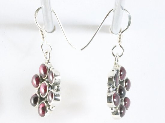 Zilveren oorbellen met granaat afbeelding 2