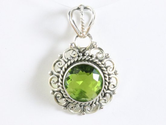 Ronde opengewerkte zilveren hanger met peridoot afbeelding 4
