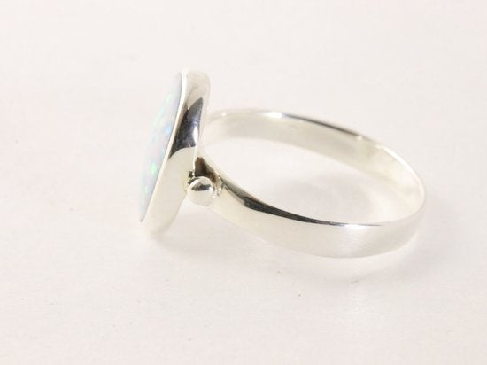 Fijne hoogglans zilveren ring met welo opaal afbeelding 2