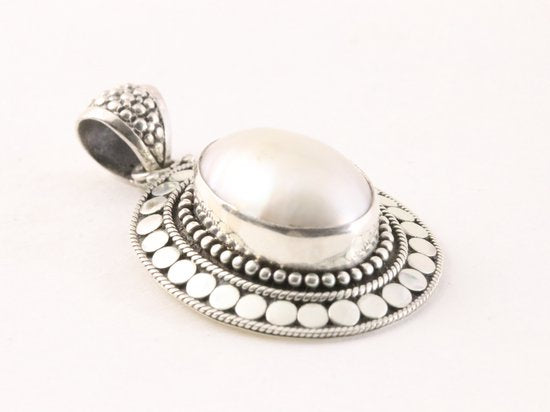 Traditionele bewerkte zilveren hanger met parel afbeelding 2