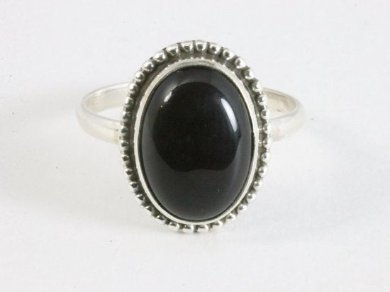 Bewerkte ovale zilveren ring met onyx afbeelding 4