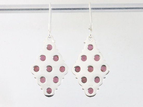 Bewerkte zilveren oorbellen met granaat afbeelding 3