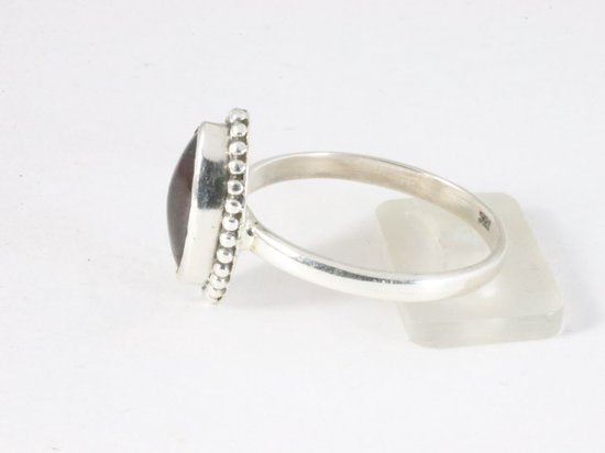 Fijne bewerkte zilveren ring met granaat afbeelding 2