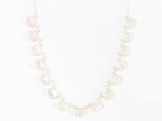 Zilveren collier met regenboog maansteen afbeelding 3