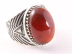 Zware bewerkte zilveren ring met carneool afbeelding 1