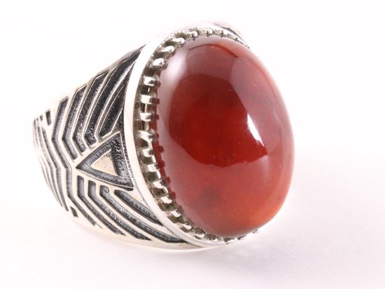 Zware bewerkte zilveren ring met carneool afbeelding 1