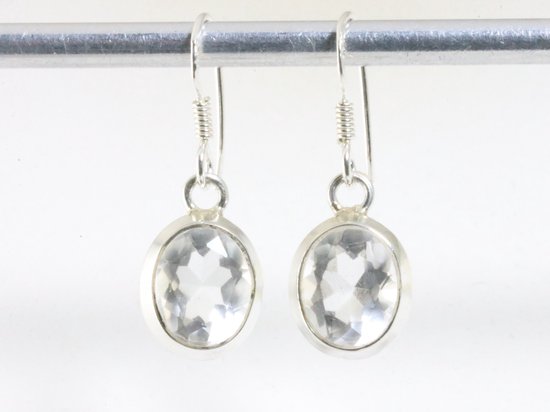 Fijne ovale zilveren oorbellen met bergkristal afbeelding 3
