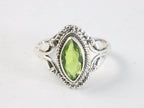 Fijne bewerkte zilveren ring met peridoot afbeelding 4