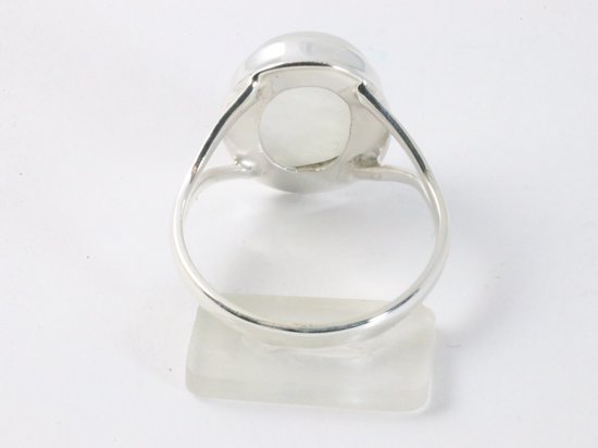 Hoogglans zilveren ring met regenboog maansteen afbeelding 3