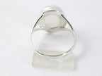 Hoogglans zilveren ring met regenboog maansteen afbeelding 3