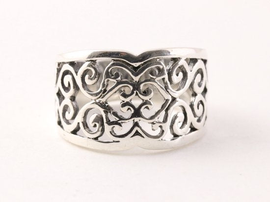 Opengewerkte zilveren ring afbeelding 4