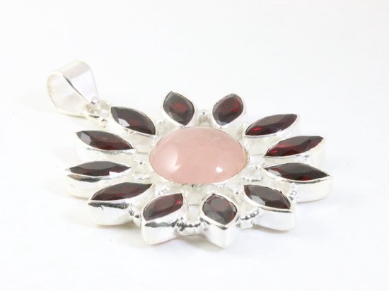 Grote opengewerkte zilveren hanger met rozenkwarts en granaat afbeelding 2