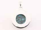 Bewerkte ronde zilveren hanger met blauwe koperturkoois afbeelding 3