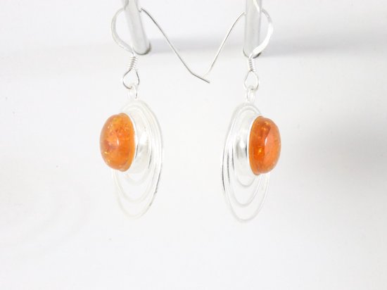 Ronde opengewerkte zilveren oorbellen met amber afbeelding 2