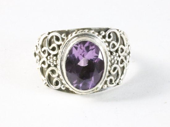 Bewerkte zilveren ring met amethist afbeelding 4