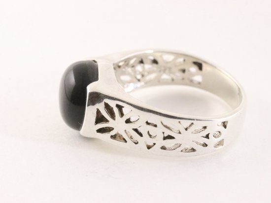 Opengewerkte zilveren ring met onyx afbeelding 2