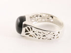 Opengewerkte zilveren ring met onyx afbeelding 2