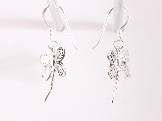 Fijne zilveren libelle oorbellen afbeelding 2
