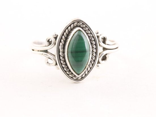 Fijne bewerkte zilveren ring met malachiet afbeelding 4