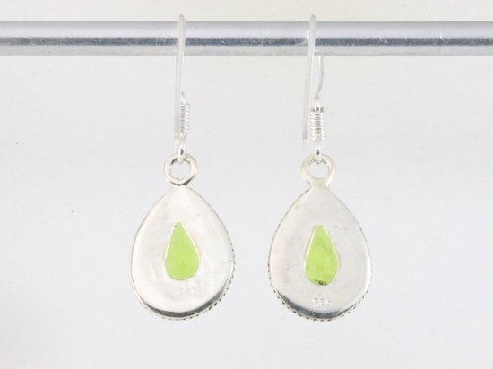 Bewerkte druppelvormige zilveren oorbellen met peridoot afbeelding 2