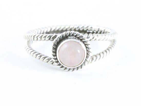 Opengewerkte zilveren ring met rozenkwarts afbeelding 4