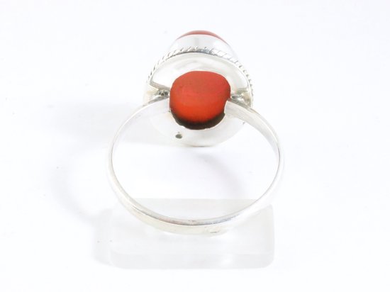 Bewerkte ovale zilveren ring met carneool afbeelding 3