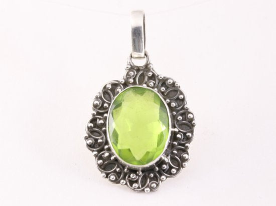 Bewerkte zilveren hanger met peridoot afbeelding 4