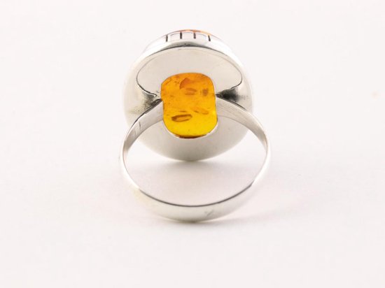 Ovale zilveren ring met amber afbeelding 3
