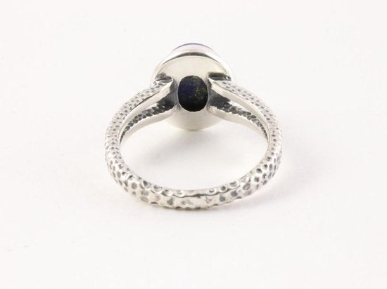 Bewerkte zilveren ring met lapis lazuli afbeelding 3