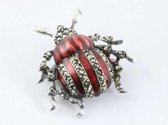 Zilveren kever broche met rode emaille en marcasiet afbeelding 1