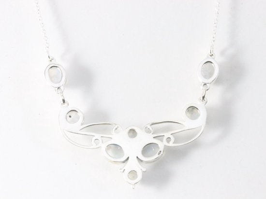 Bewerkte zilveren ketting met regenboog maansteen afbeelding 2