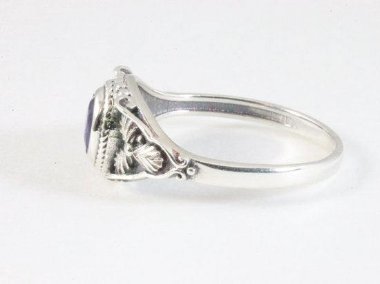 Fijne bewerkte zilveren ring met blauwe saffier afbeelding 2