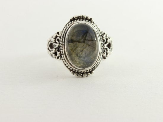 Bewerkte zilveren ring met labradoriet afbeelding 4