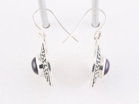 Ronde bewerkte zilveren oorbellen met amethist afbeelding 2