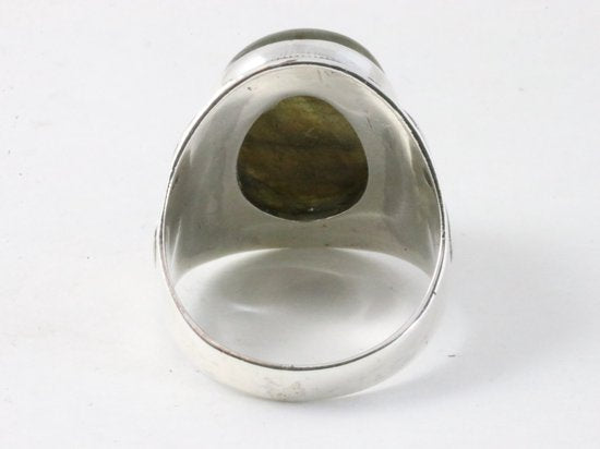 Bewerkte zilveren ring met labradoriet afbeelding 3