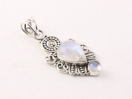Opengewerkte zilveren hanger met regenboog maansteen afbeelding 2