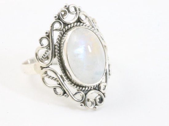 Opengewerkte zilveren ring met regenboog maansteen afbeelding 1