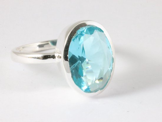 Hoogglans zilveren ring met blauwe topaas afbeelding 1