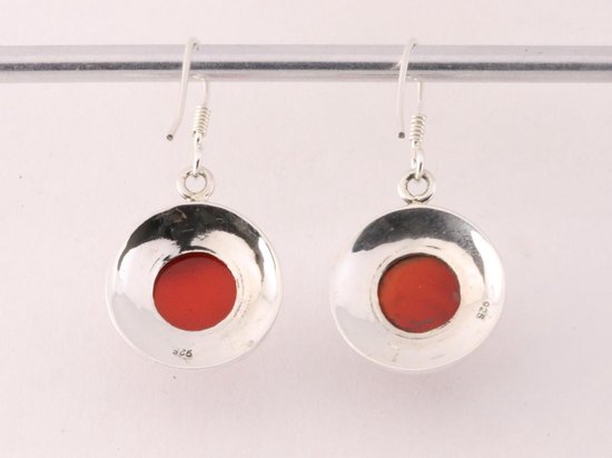 Ronde bewerkte zilveren oorbellen met carneool afbeelding 3