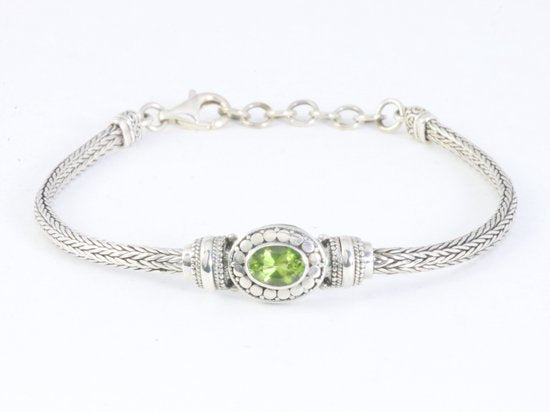 Traditionele zilveren snake armband met peridoot afbeelding 1