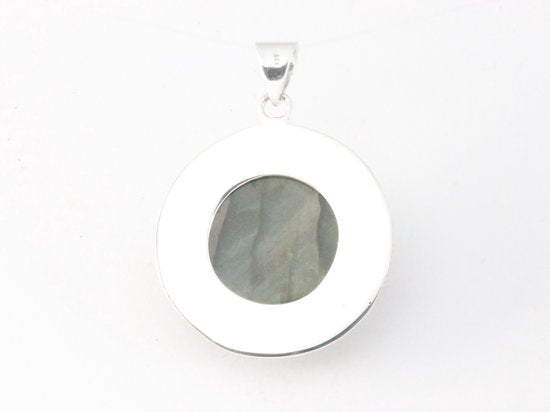 Ronde bewerkte zilveren hanger met labradoriet afbeelding 3