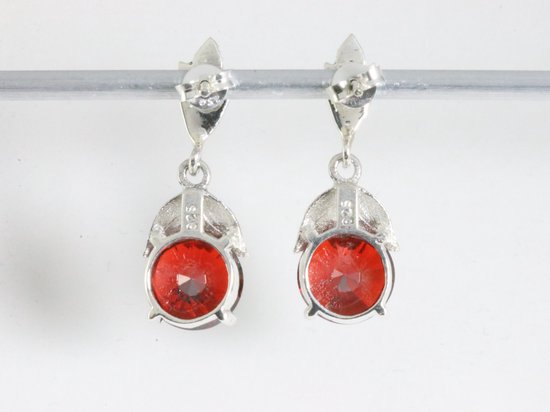 Zilveren oorstekers met granaat en marcasiet afbeelding 3