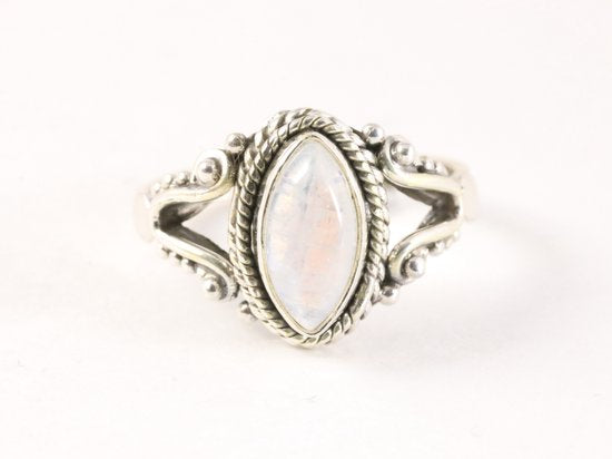 Fijne bewerkte zilveren ring met regenboog maansteen afbeelding 4