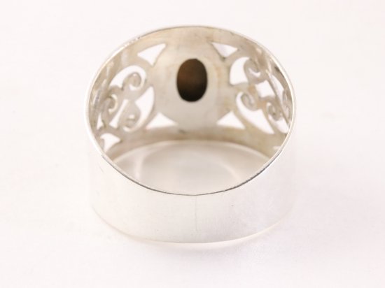 Opengewerkte zilveren ring met tijgeroog afbeelding 3