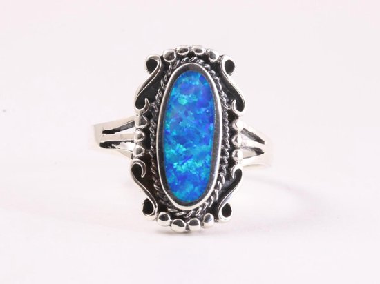 Bewerkte zilveren ring met Australische opaal afbeelding 4
