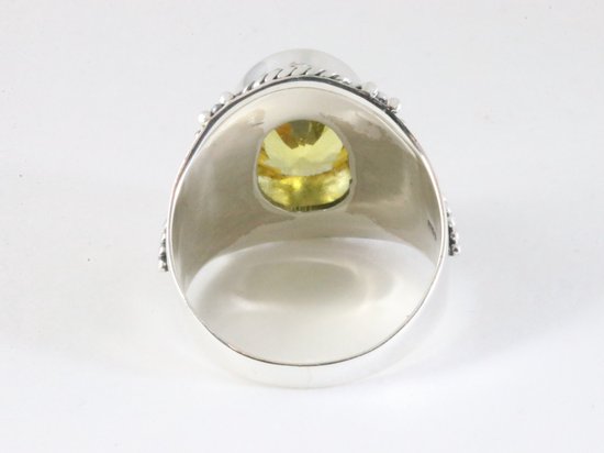 Bewerkte zilveren ring met citrien afbeelding 3